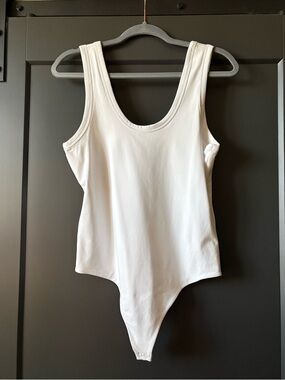nuuds White Scoop Neck Bodysuit